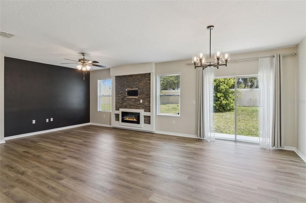 Active With Contract: $279,000 (4 beds, 2 baths, 1788 Square Feet)