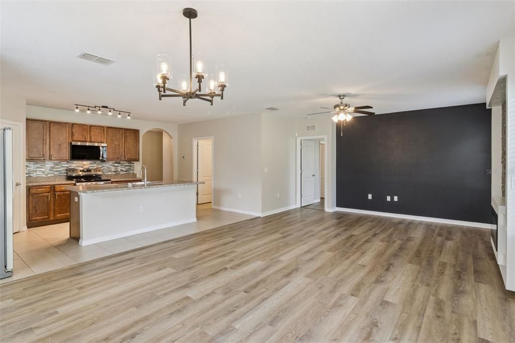 Active With Contract: $279,000 (4 beds, 2 baths, 1788 Square Feet)