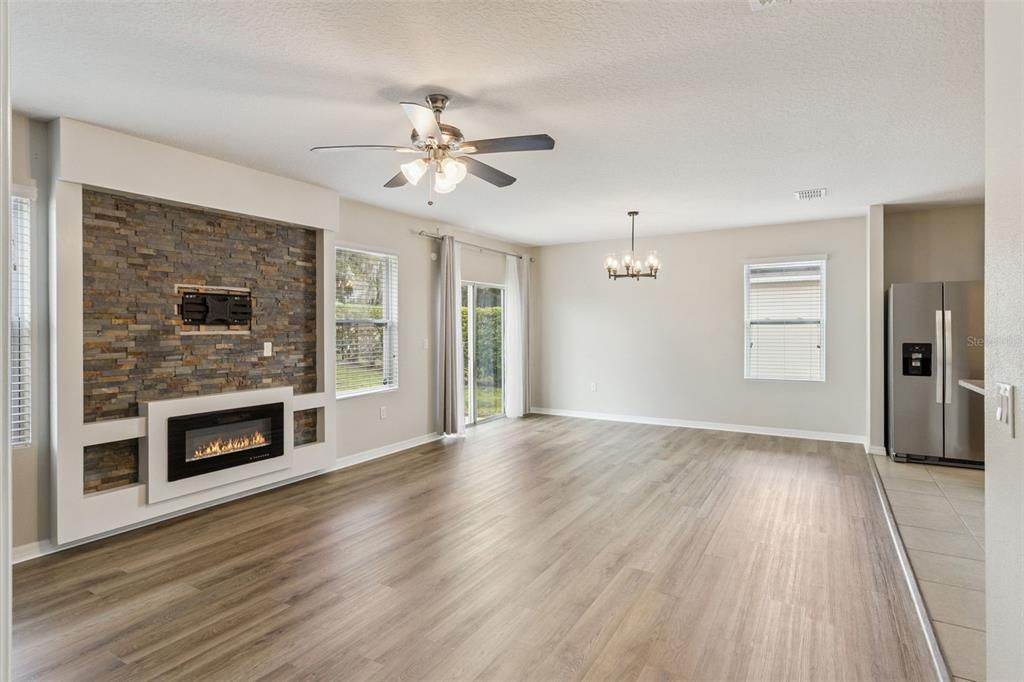 Active With Contract: $279,000 (4 beds, 2 baths, 1788 Square Feet)