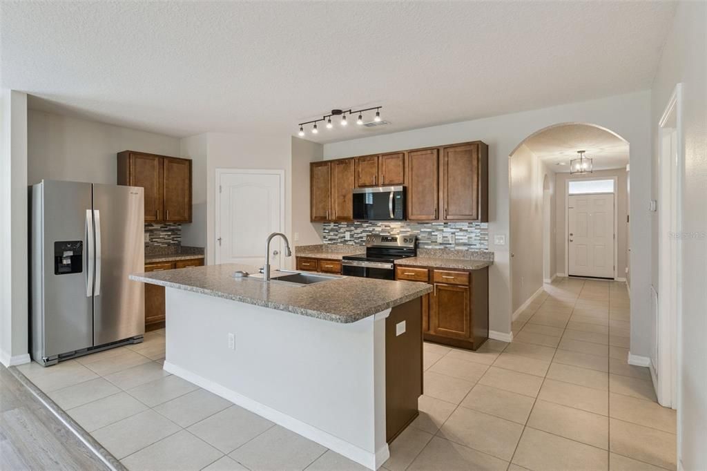 Active With Contract: $279,000 (4 beds, 2 baths, 1788 Square Feet)