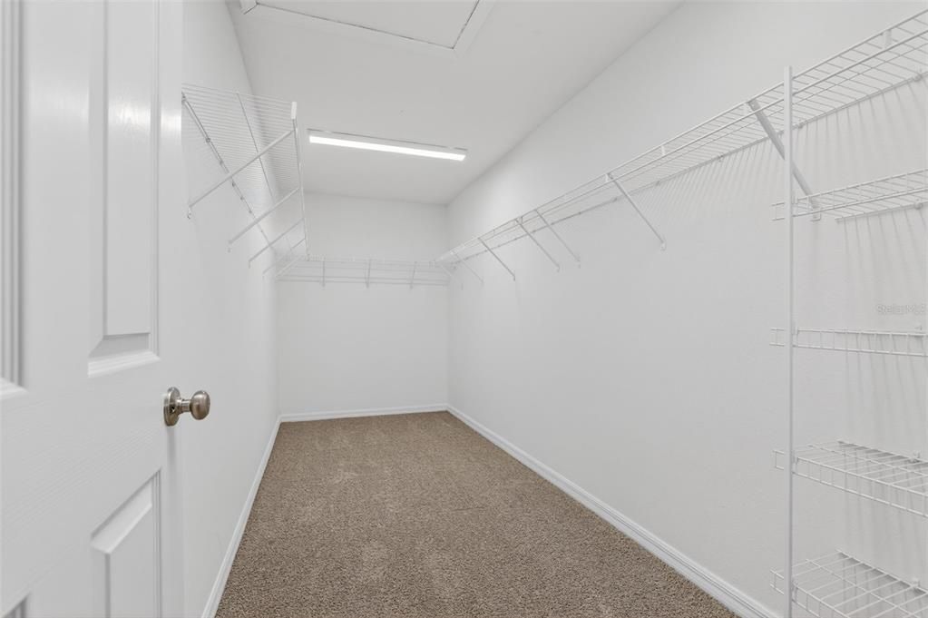 En Venta: $349,000 (4 camas, 2 baños, 1860 Pies cuadrados)