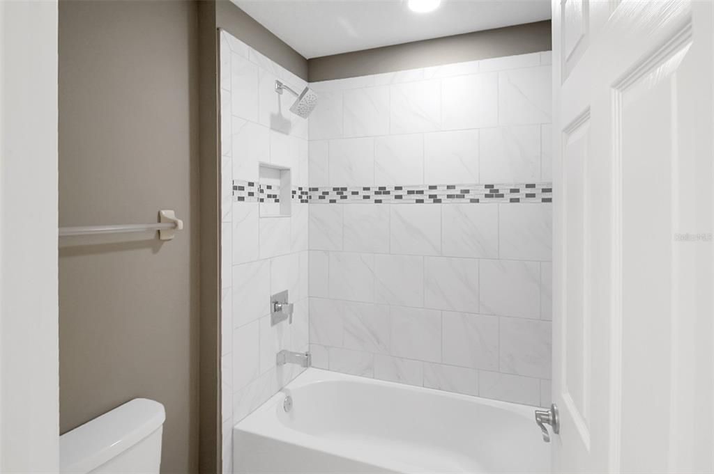 For Rent: $3,950 (5 beds, 4 baths, 3192 Square Feet)
