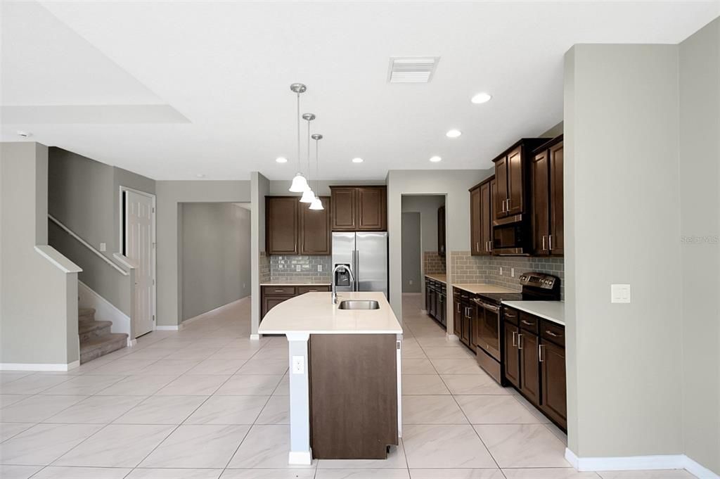 For Rent: $3,950 (5 beds, 4 baths, 3192 Square Feet)