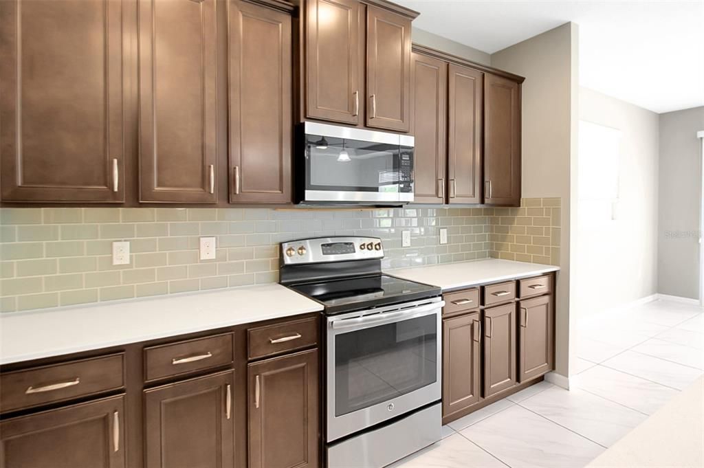 For Rent: $3,950 (5 beds, 4 baths, 3192 Square Feet)