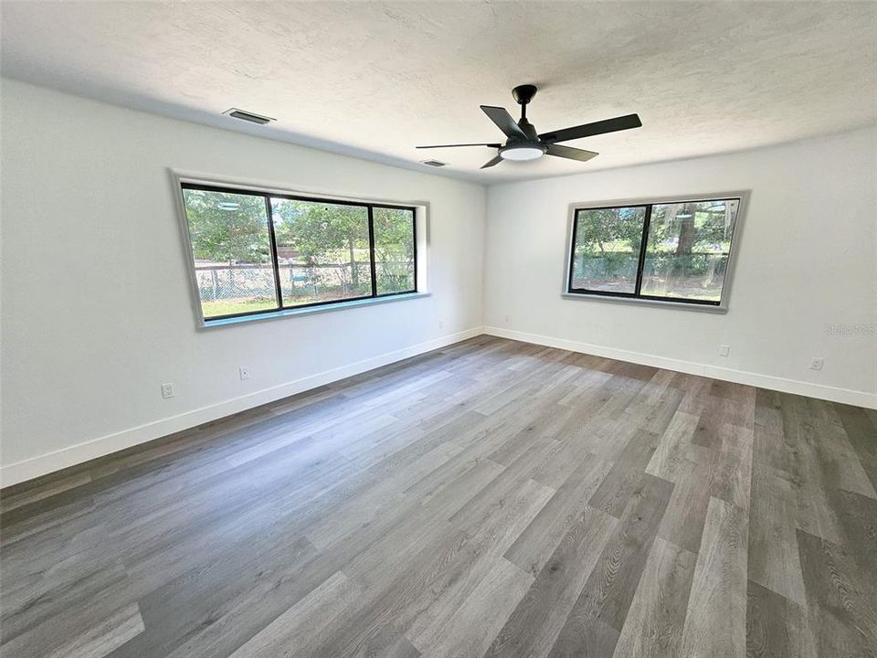For Sale: $489,500 (3 beds, 2 baths, 3098 Square Feet)