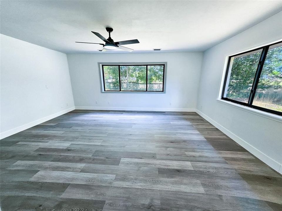 For Sale: $489,500 (3 beds, 2 baths, 3098 Square Feet)