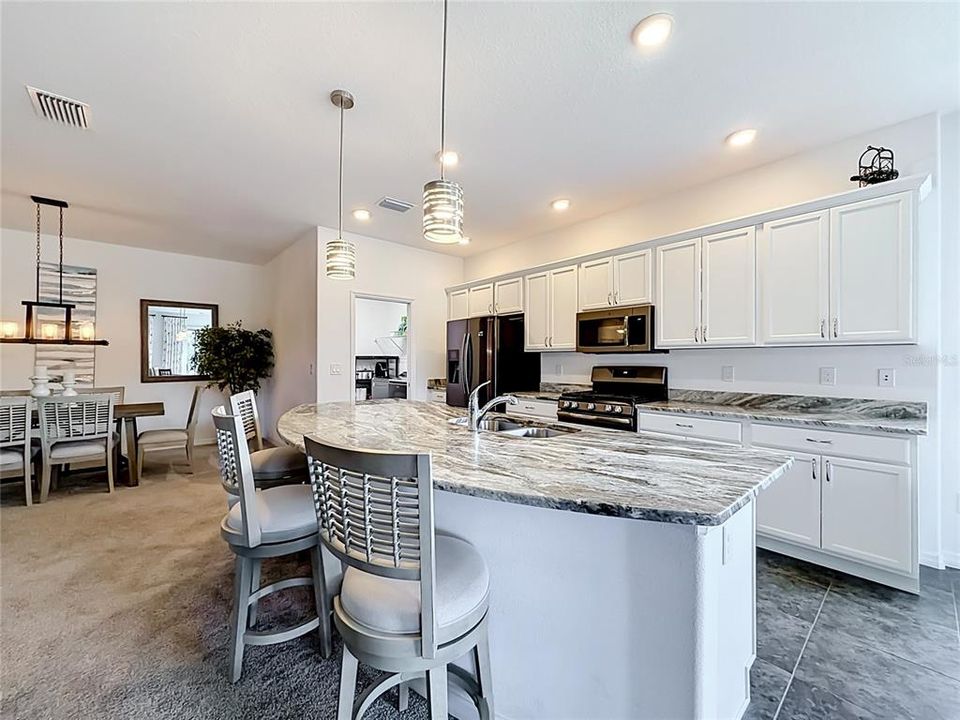 For Sale: $457,900 (3 beds, 2 baths, 1948 Square Feet)