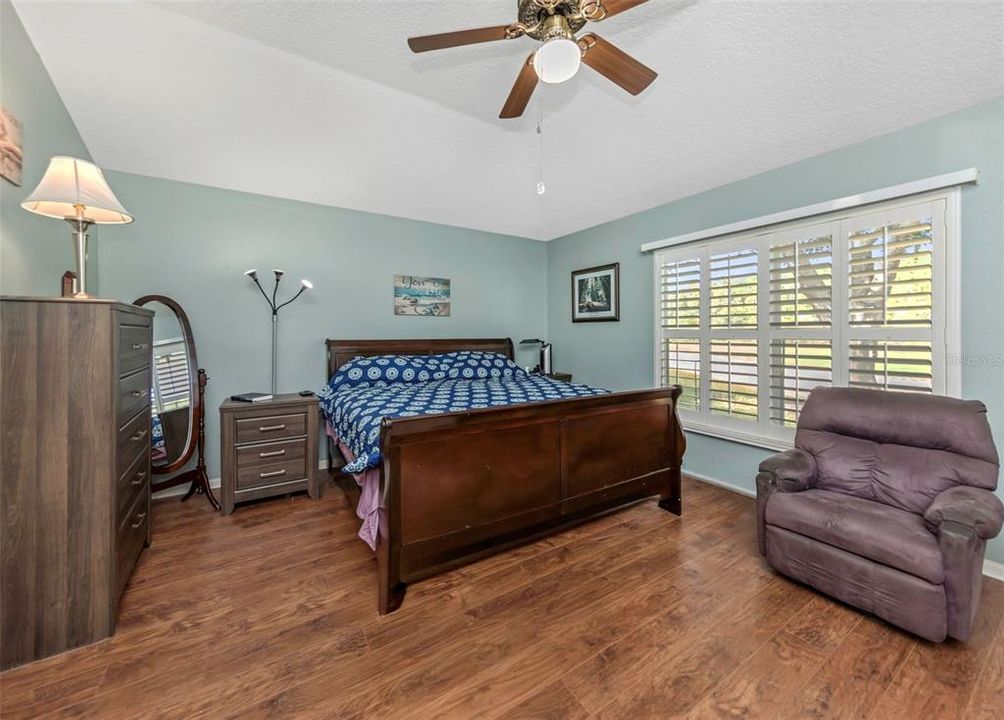 For Sale: $354,900 (2 beds, 2 baths, 1722 Square Feet)