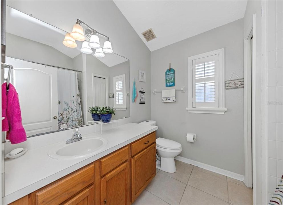 For Sale: $354,900 (2 beds, 2 baths, 1722 Square Feet)