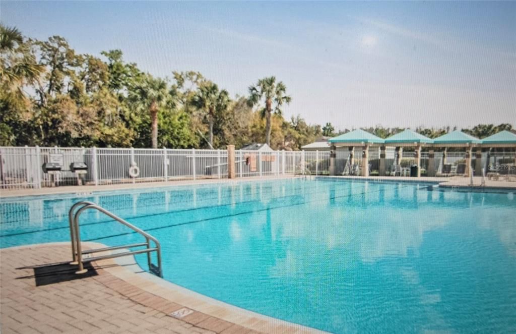 For Sale: $325,999 (2 beds, 2 baths, 1722 Square Feet)