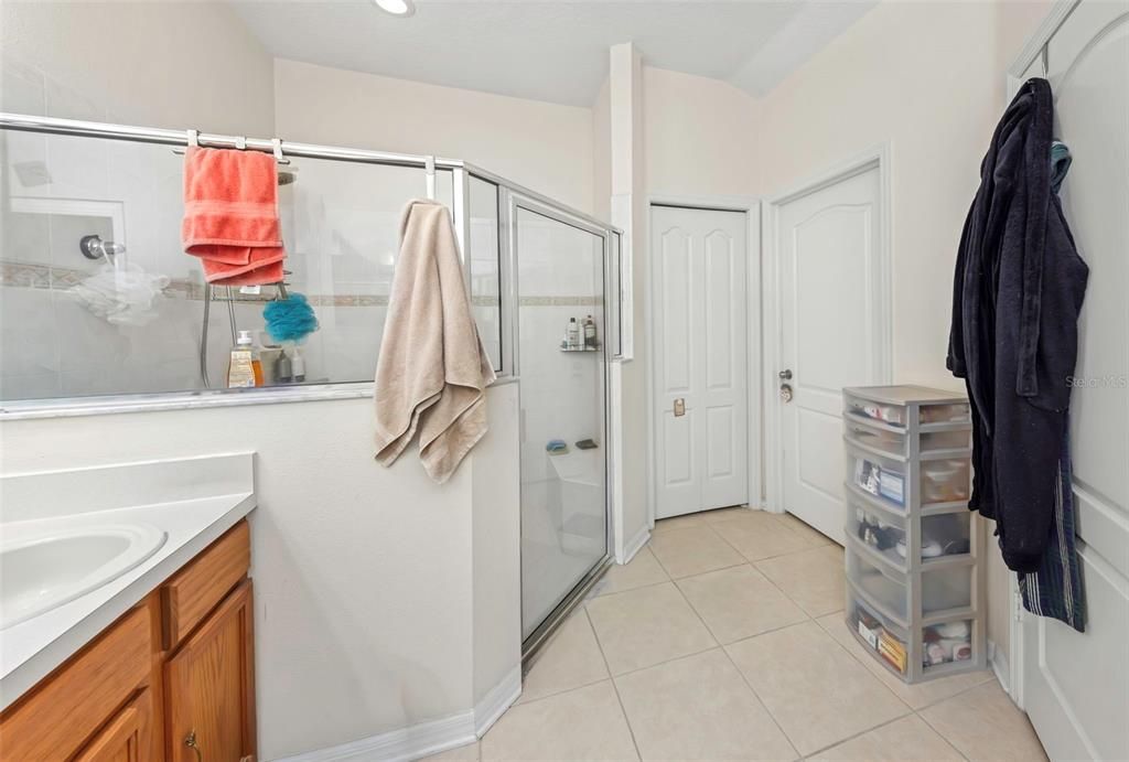 For Sale: $354,900 (2 beds, 2 baths, 1722 Square Feet)