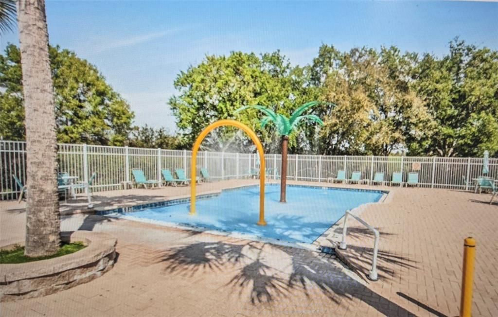 For Sale: $325,999 (2 beds, 2 baths, 1722 Square Feet)