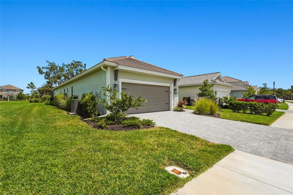 Active With Contract: $640,000 (3 beds, 2 baths, 1862 Square Feet)