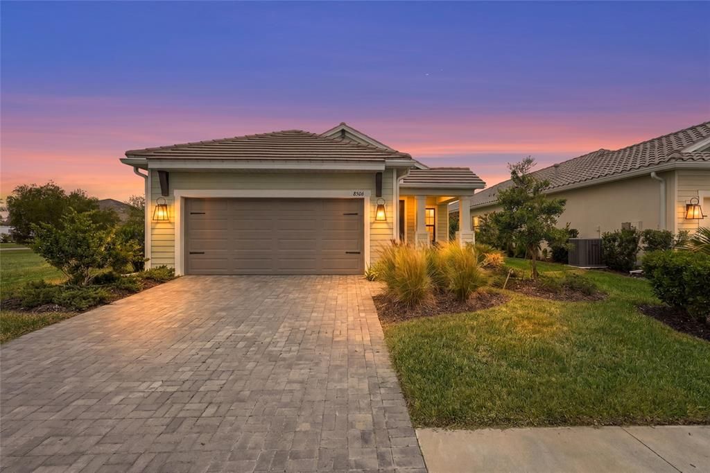 Active With Contract: $640,000 (3 beds, 2 baths, 1862 Square Feet)