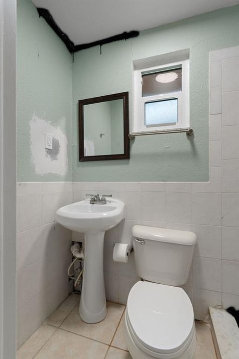 For Sale: $215,000 (3 beds, 2 baths, 1270 Square Feet)