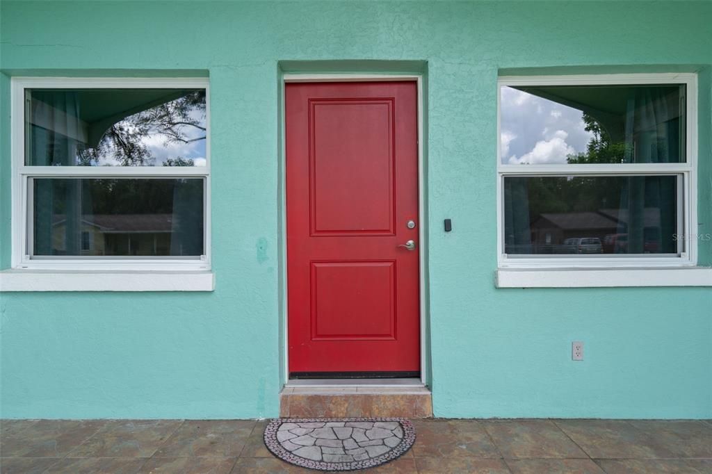 For Sale: $215,000 (3 beds, 2 baths, 1270 Square Feet)