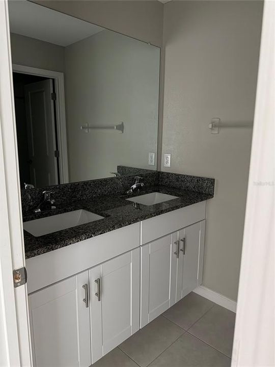 For Sale: $365,000 (5 beds, 2 baths, 2949 Square Feet)