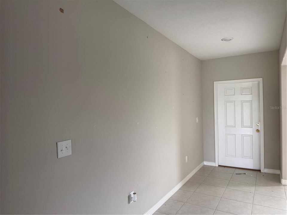 For Sale: $365,000 (5 beds, 2 baths, 2949 Square Feet)