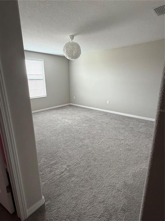 For Sale: $365,000 (5 beds, 2 baths, 2949 Square Feet)