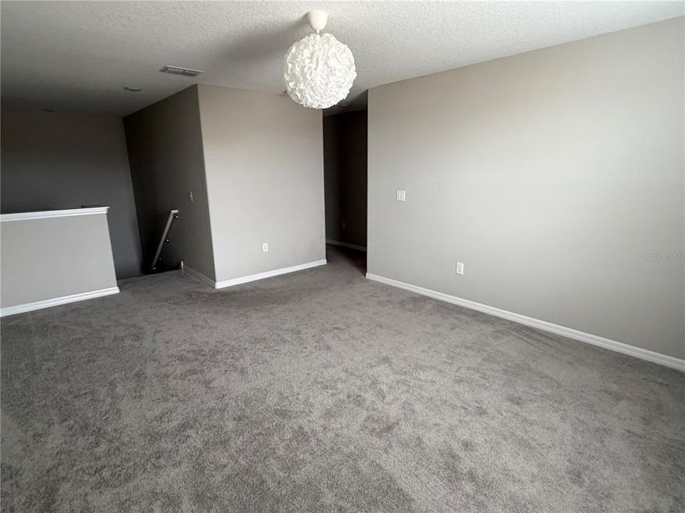 For Sale: $365,000 (5 beds, 2 baths, 2949 Square Feet)