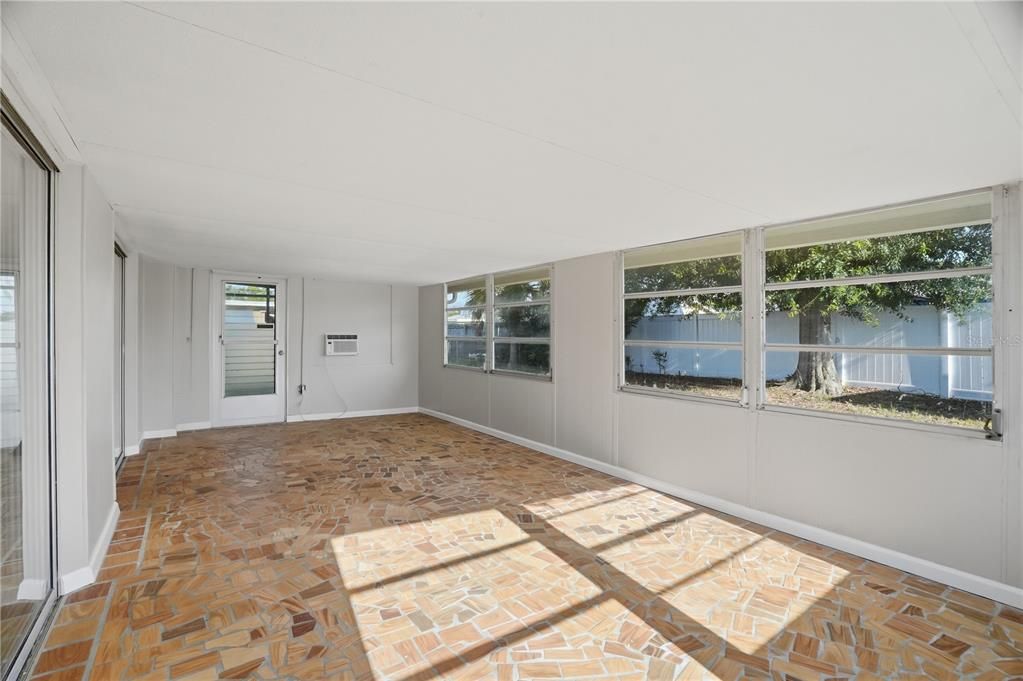 En Venta: $215,000 (2 camas, 1 baños, 846 Pies cuadrados)