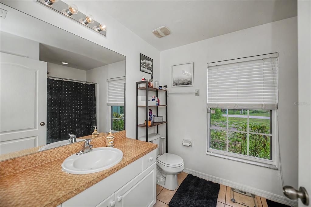For Sale: $289,900 (3 beds, 2 baths, 1272 Square Feet)