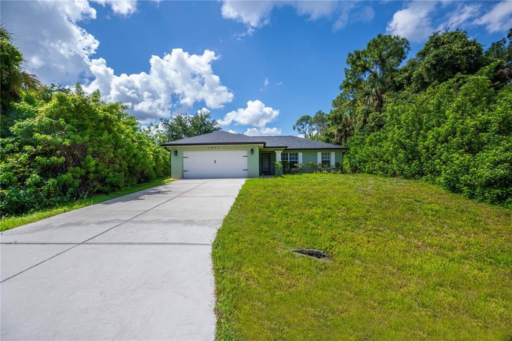 For Sale: $289,900 (3 beds, 2 baths, 1272 Square Feet)
