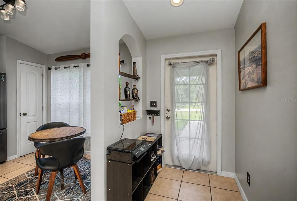 For Sale: $289,900 (3 beds, 2 baths, 1272 Square Feet)