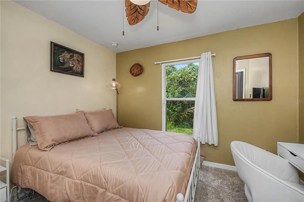 For Sale: $289,900 (3 beds, 2 baths, 1272 Square Feet)