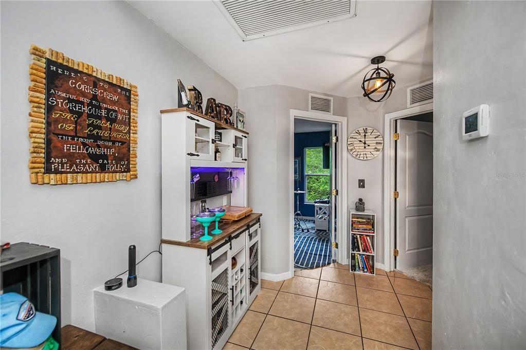 For Sale: $289,900 (3 beds, 2 baths, 1272 Square Feet)