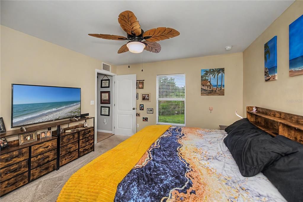 For Sale: $289,900 (3 beds, 2 baths, 1272 Square Feet)