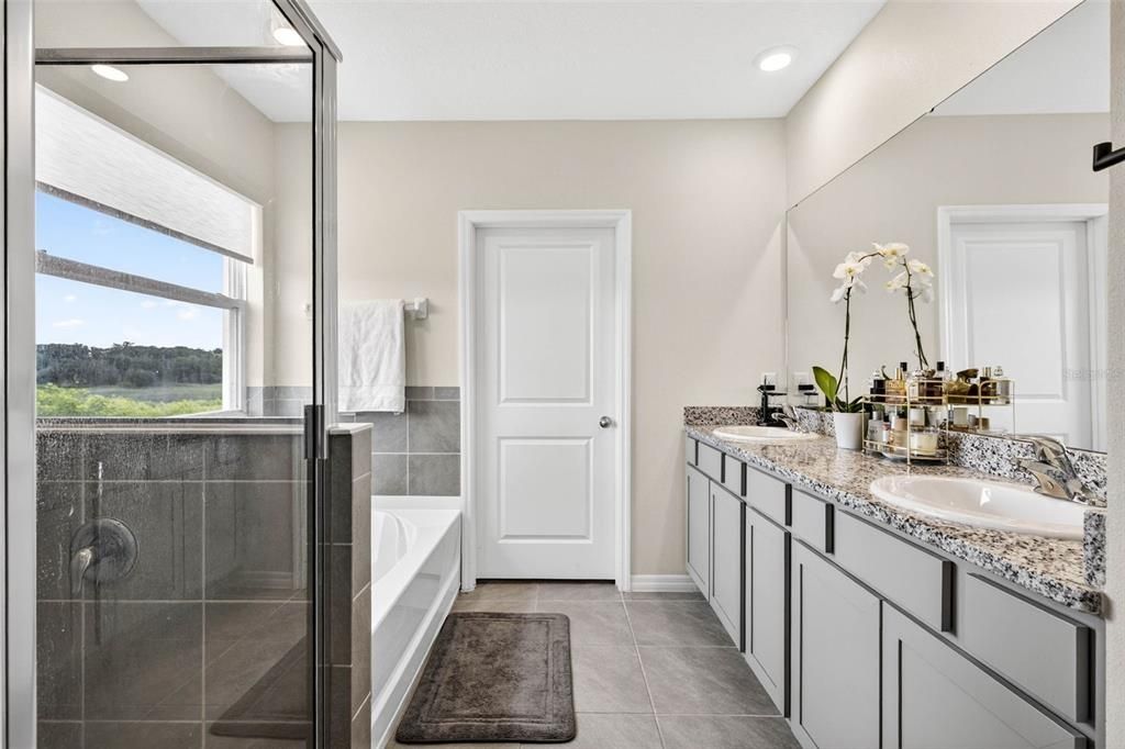 For Sale: $465,000 (5 beds, 3 baths, 2934 Square Feet)