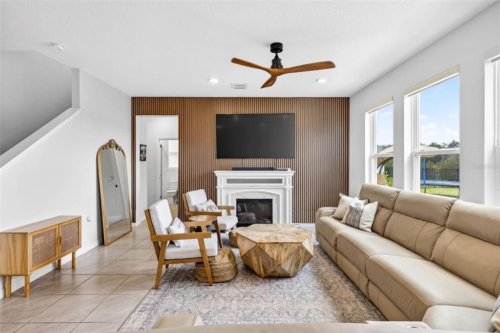 For Sale: $465,000 (5 beds, 3 baths, 2934 Square Feet)