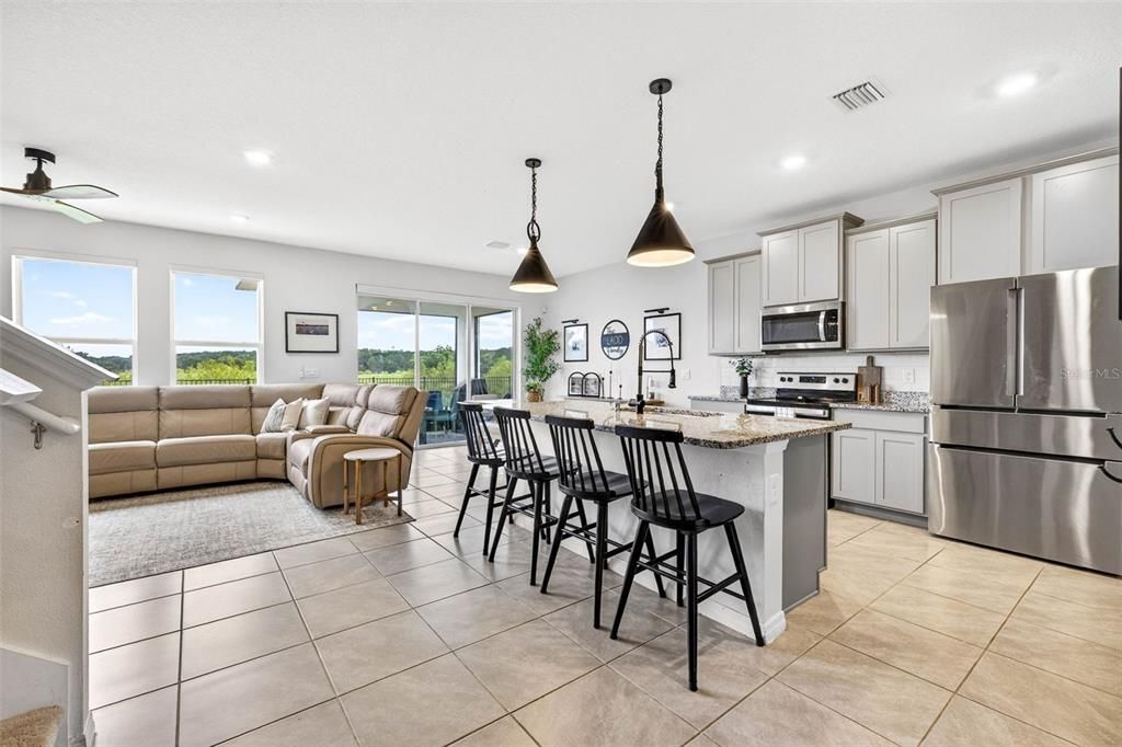 For Sale: $465,000 (5 beds, 3 baths, 2934 Square Feet)