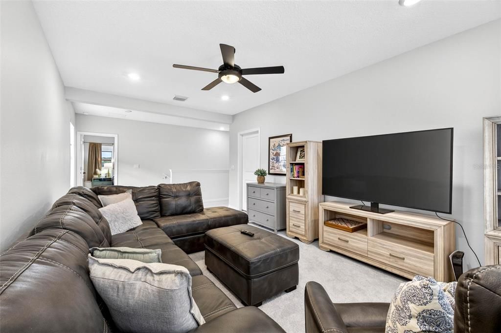 For Sale: $465,000 (5 beds, 3 baths, 2934 Square Feet)