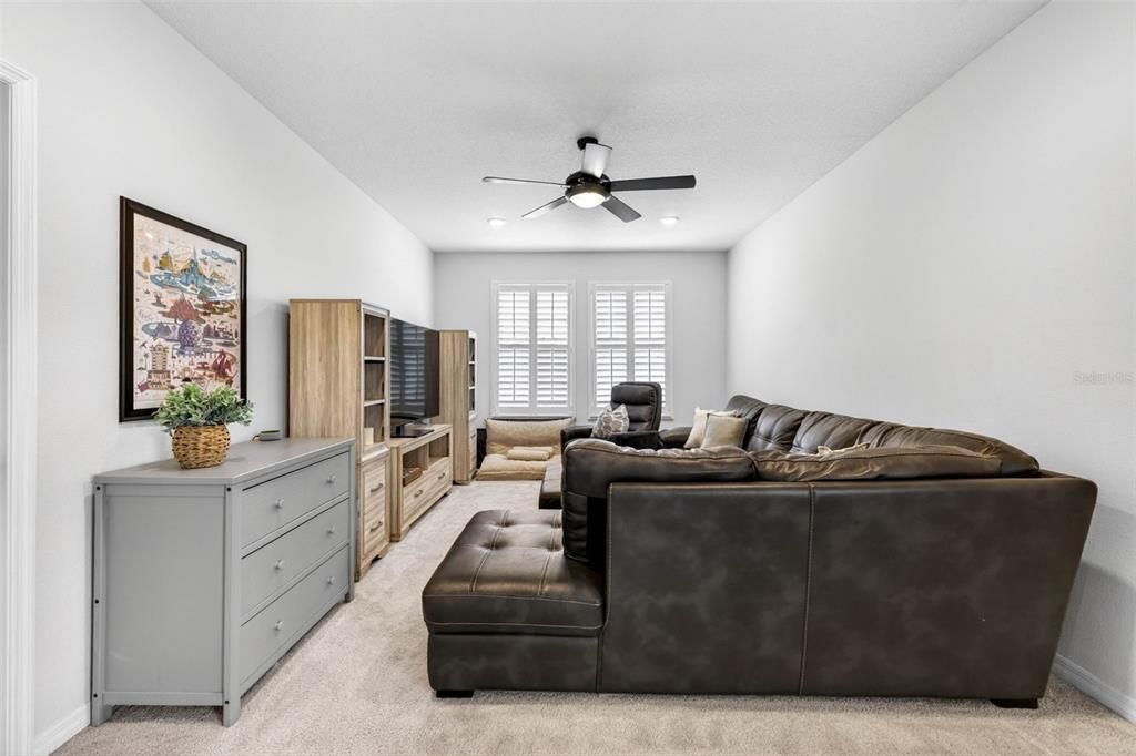 For Sale: $465,000 (5 beds, 3 baths, 2934 Square Feet)