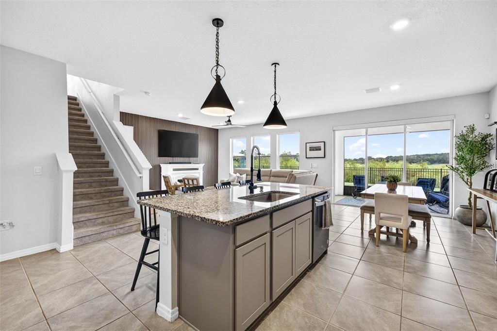 For Sale: $465,000 (5 beds, 3 baths, 2934 Square Feet)