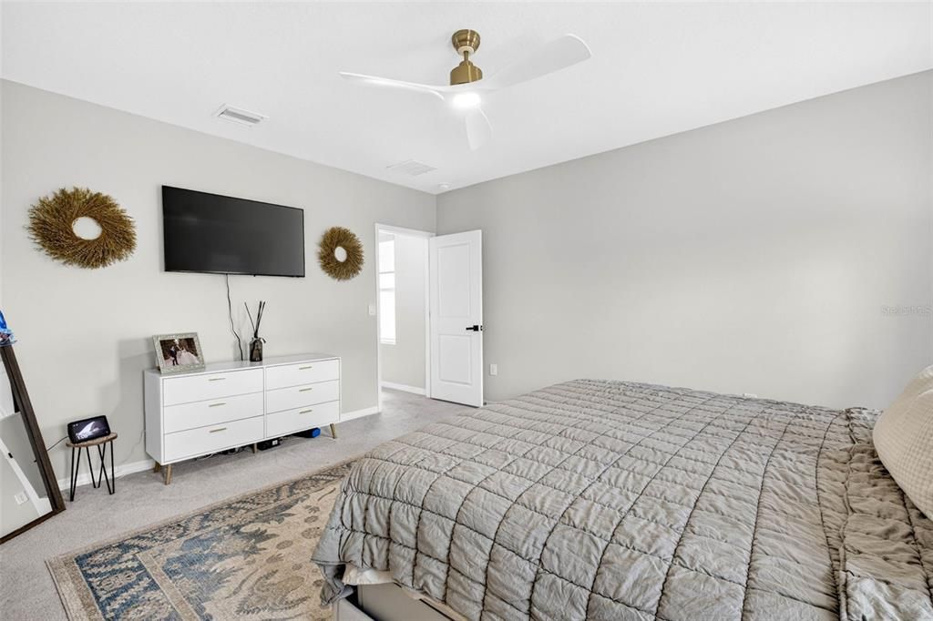 For Sale: $465,000 (5 beds, 3 baths, 2934 Square Feet)