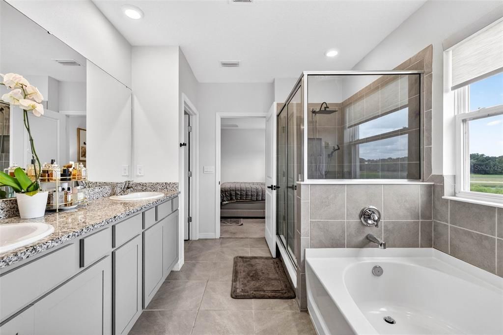 For Sale: $465,000 (5 beds, 3 baths, 2934 Square Feet)