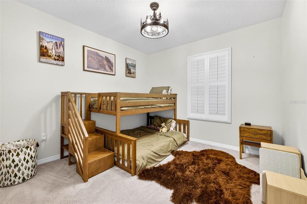 For Sale: $465,000 (5 beds, 3 baths, 2934 Square Feet)