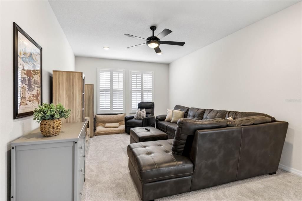 For Sale: $465,000 (5 beds, 3 baths, 2934 Square Feet)