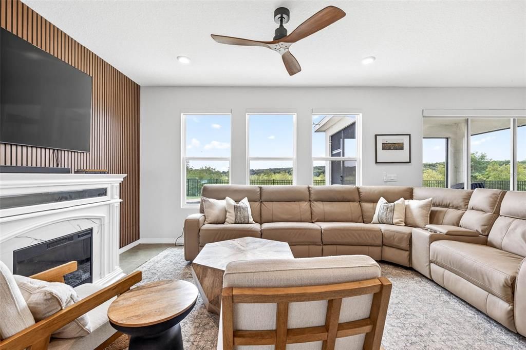For Sale: $465,000 (5 beds, 3 baths, 2934 Square Feet)