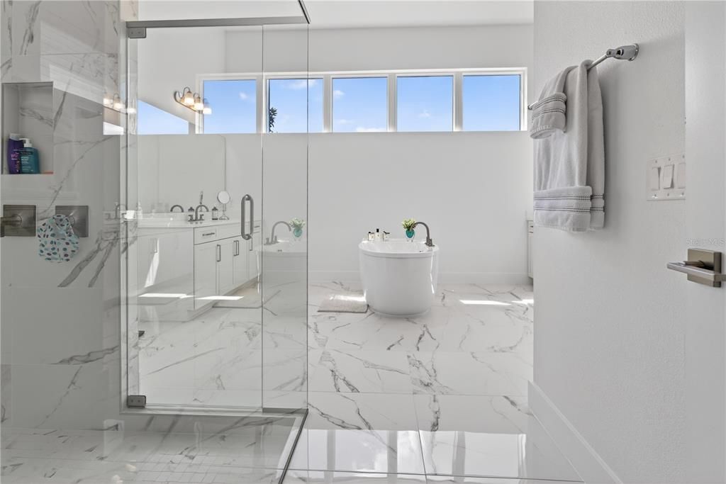 For Sale: $4,200,000 (5 beds, 5 baths, 5855 Square Feet)
