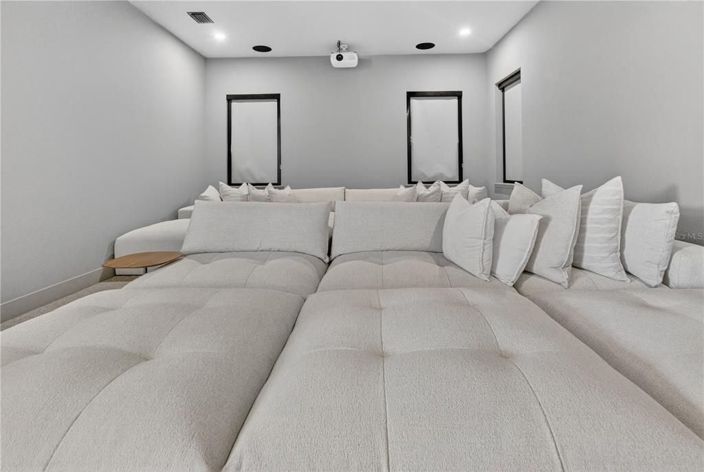 For Sale: $4,200,000 (5 beds, 5 baths, 5855 Square Feet)