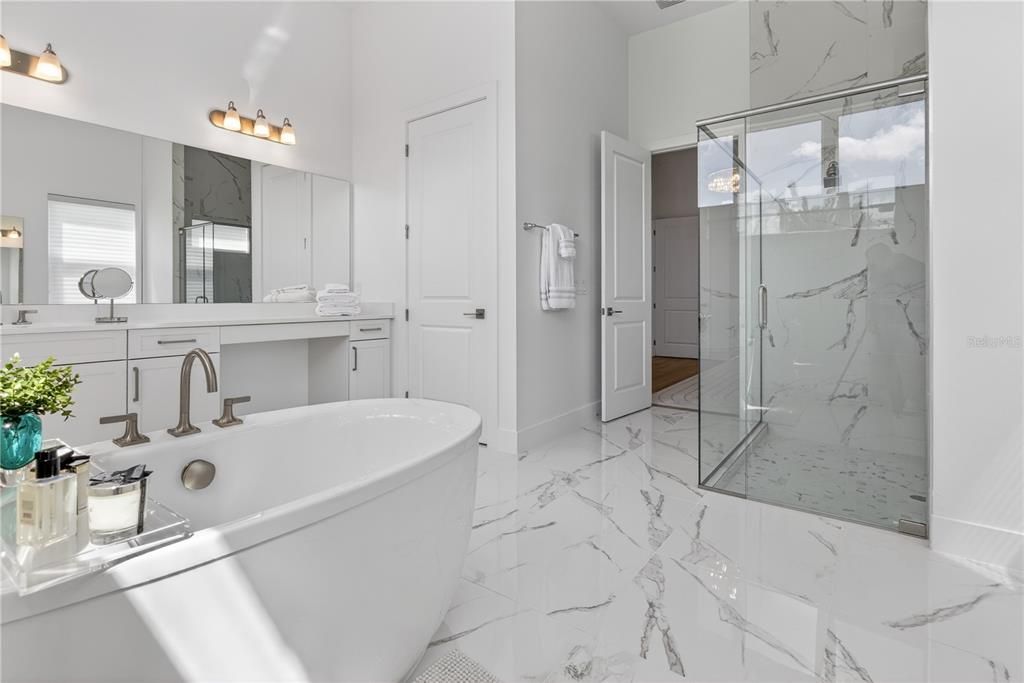 For Sale: $4,200,000 (5 beds, 5 baths, 5855 Square Feet)