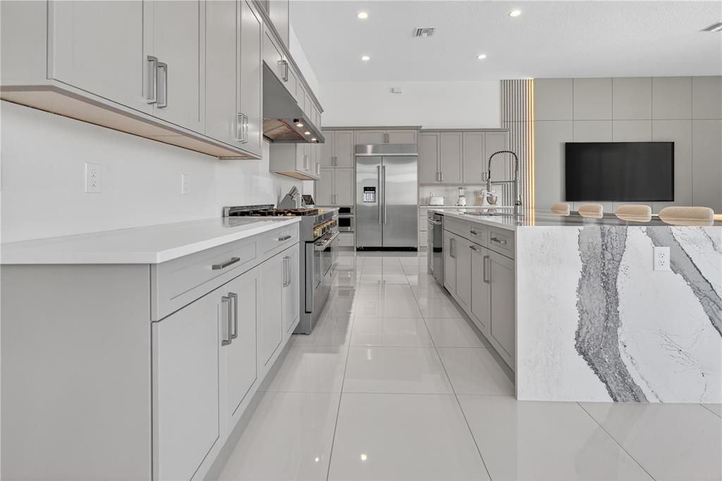 For Sale: $4,200,000 (5 beds, 5 baths, 5855 Square Feet)