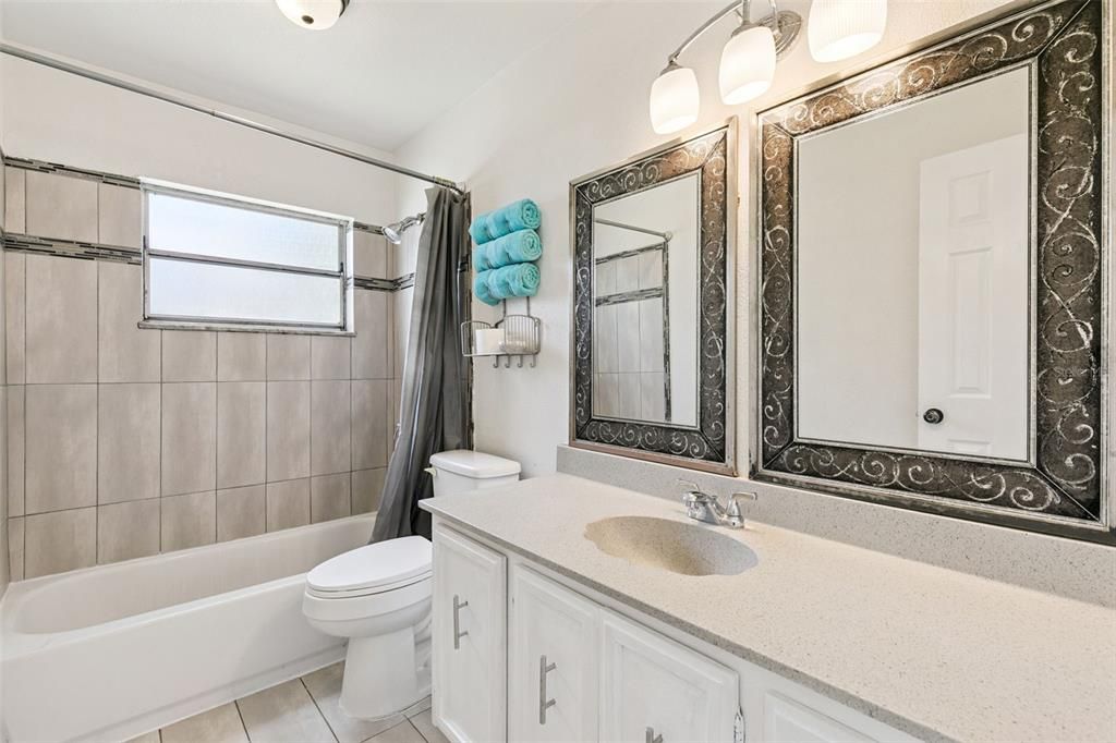 En Venta: $459,000 (5 camas, 3 baños, 2106 Pies cuadrados)