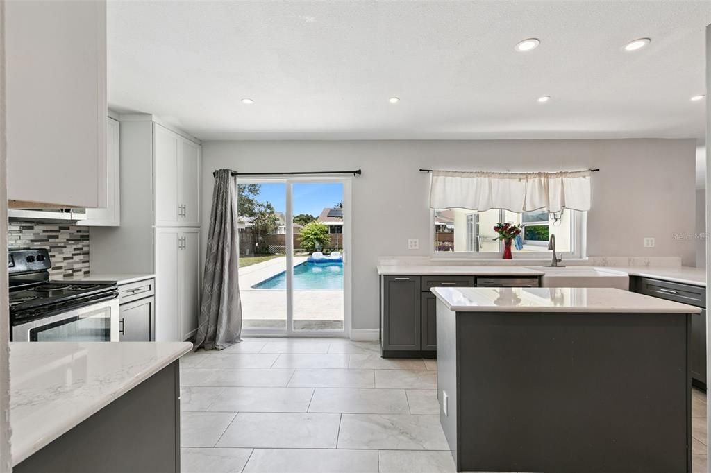 En Venta: $459,000 (5 camas, 3 baños, 2106 Pies cuadrados)