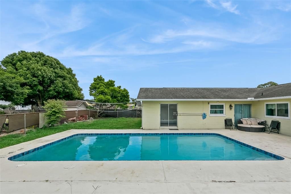 En Venta: $459,000 (5 camas, 3 baños, 2106 Pies cuadrados)