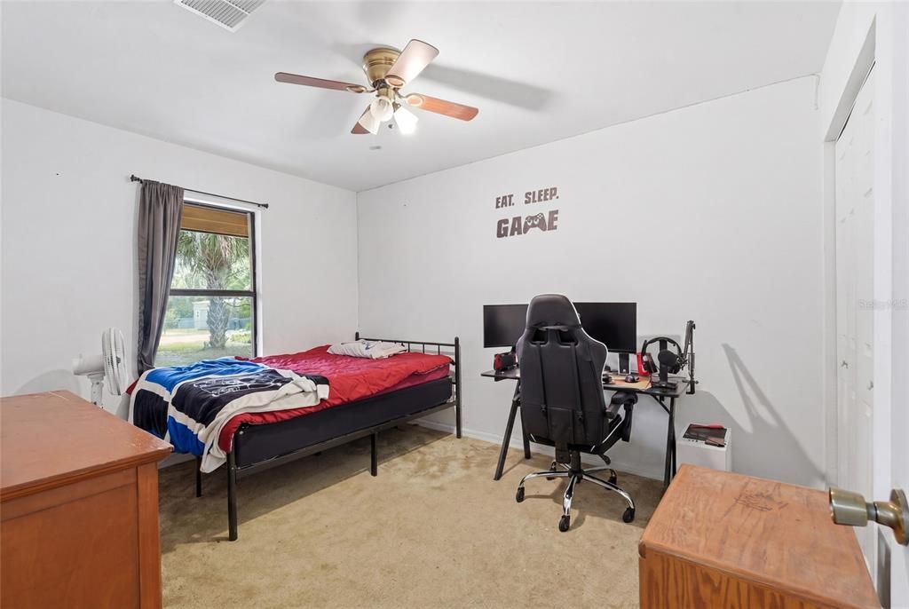 For Sale: $275,000 (3 beds, 2 baths, 1632 Square Feet)